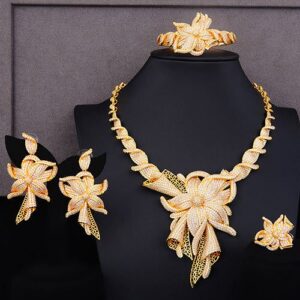 HOOR NECKLACE