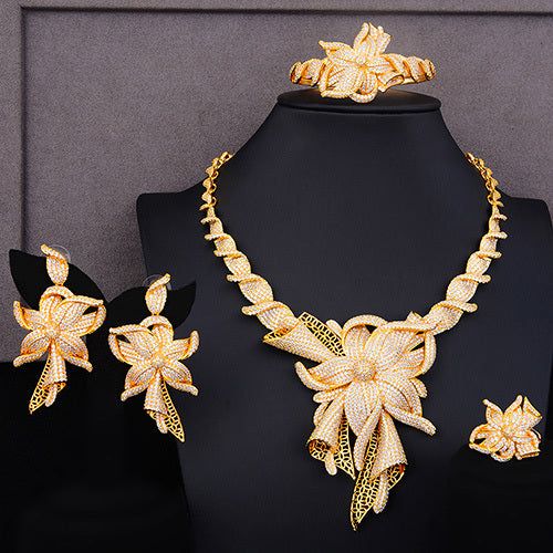 HOOR NECKLACE